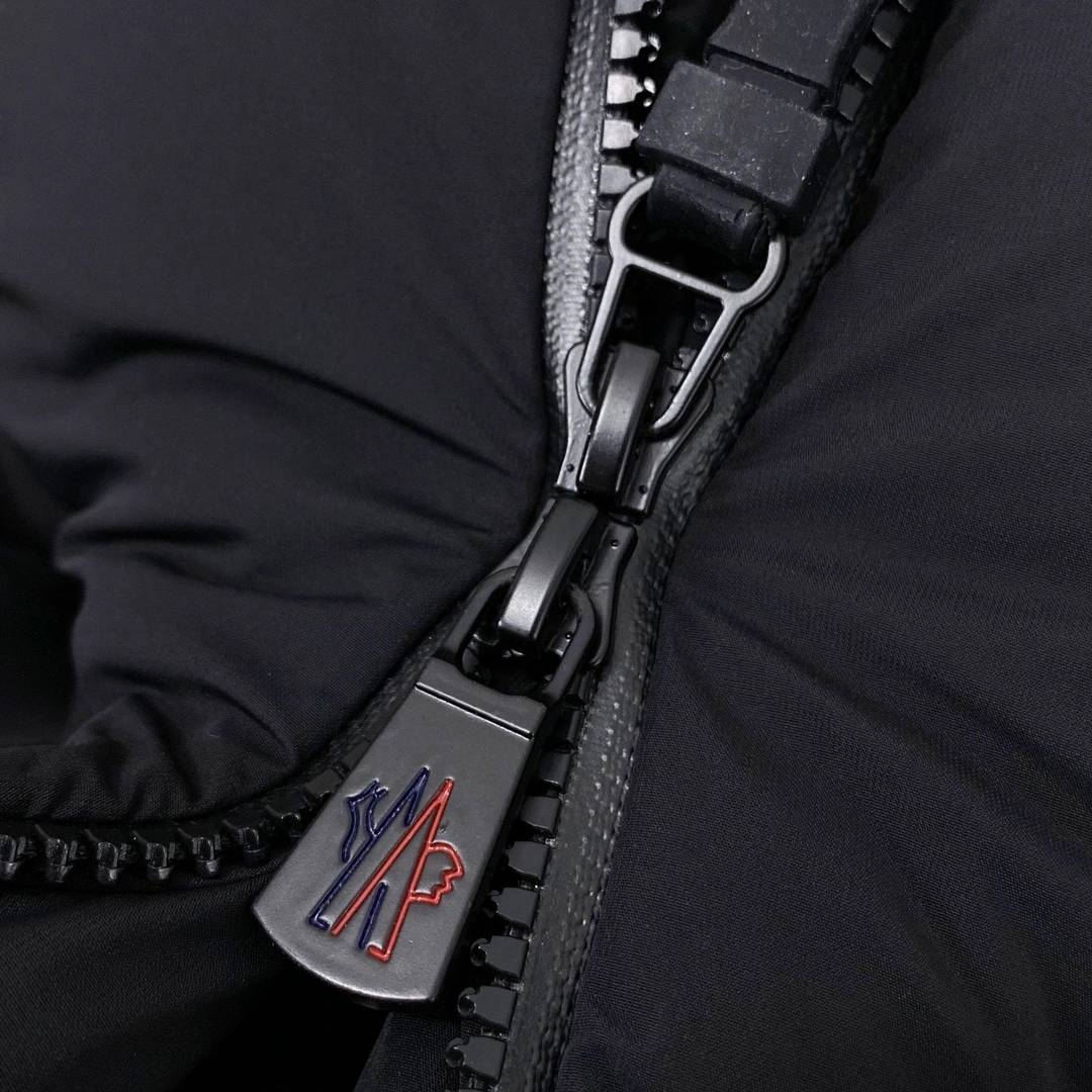 wg.luxury- 7o9385r down jacket oversized item:D-F054J1340